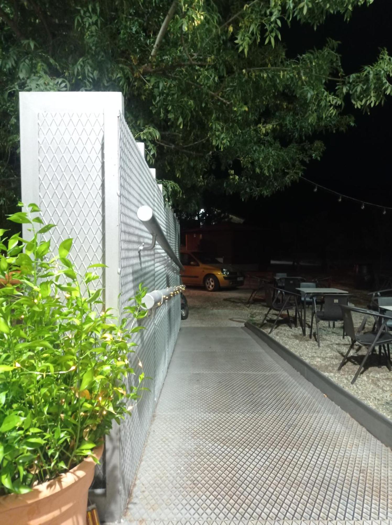 Albergue & Cafeteria Via De La Plata 埃尔瓦 外观 照片